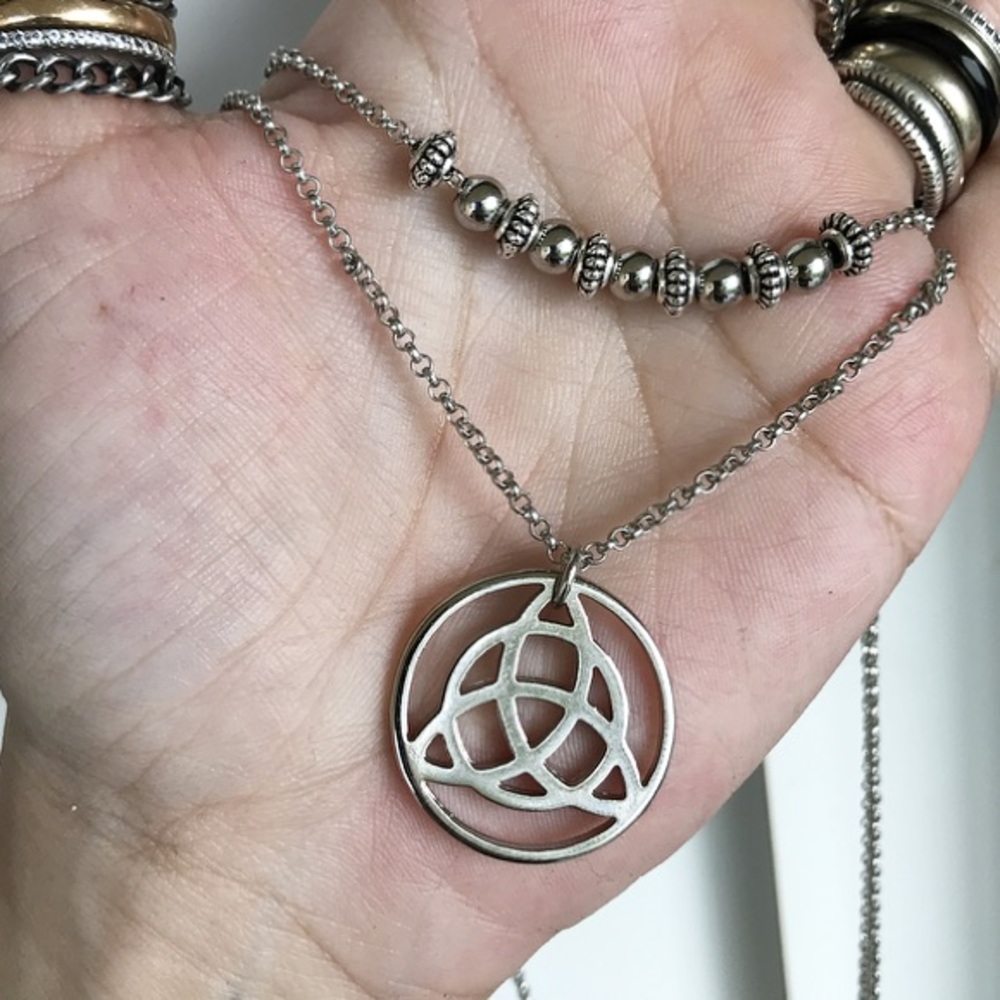 Celtic silver necklace. Triquetra celtic knot double layer stainless steel chain - Picture 2 of 9